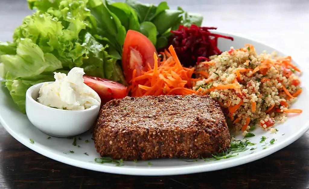 prato vegano de um dos restaurantes veganos em Moema