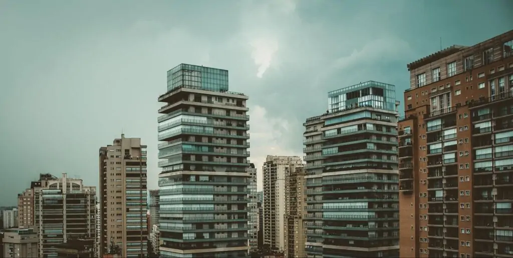 prédios representando o aluguel em Moema
