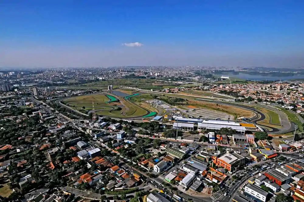 Imagem aérea do autódromo de interlagos e o estádio Morumbi
