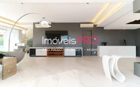 Cobertura para alugar com 4 quartos e 310 m² em Vila Nova Conceição, São Paulo — foto 1 (Ref. IP16486)