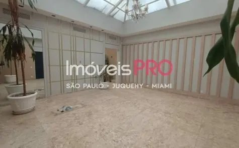 Casa para alugar com 8 quartos e 1.025 m² em Vila Nova Conceição, São Paulo — foto 1 (Ref. IP32756)